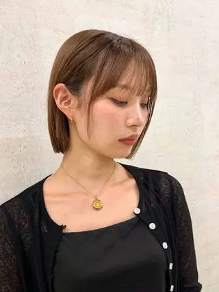 ショート ボブカット 透明感カラー縮毛矯正のヘアスタイル
