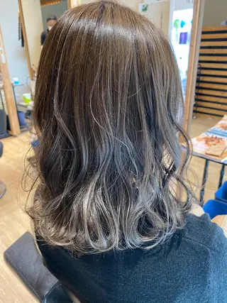 ミディアム カラー 早川 真幸のヘアスタイル