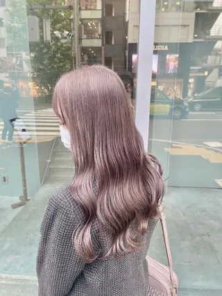 カラー ミルクティーカラー イイサカシュンスケのヘアスタイル