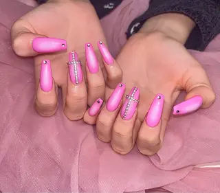 ネイル 𝐁𝐞𝐥𝐥 𝐦𝐞のネイルデザイン