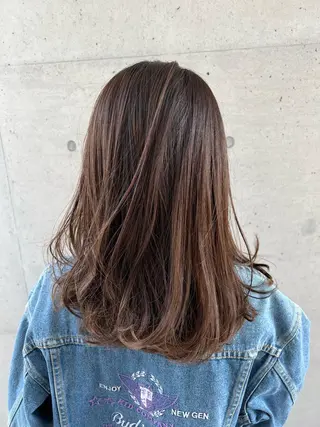 ロング カラー 岸田 莉奈のヘアスタイル