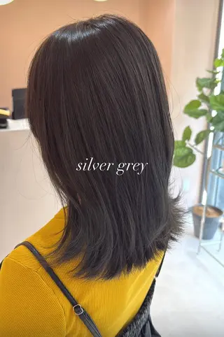 セミロング カラー 🫧赤み消しカラー nanami🫧のヘアスタイル