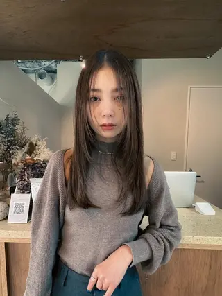 セミロング 五屋 美咲のヘアスタイル