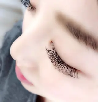 マツエク・マツパ CHERILU昭島店 スタイリストの眉毛・アイブロウイメージ