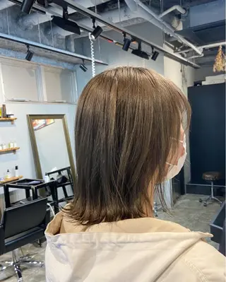 ミディアム カラー ウルフ/レイヤー/ ブリーチ/牧原歩夢のヘアスタイル