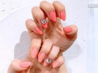 ネイル THECOLORS所属・近貞 莉奈のネイルデザイン