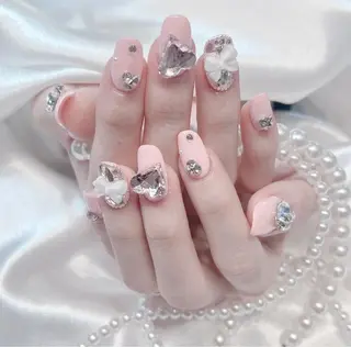 ネイル RAFFINE 月🦋🩵のネイルデザイン