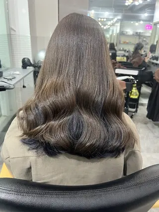 セミロング カラー ハイトーン/ブリーチ 💙みずき💙のヘアスタイル