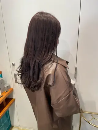 ロング カラー MIOベージュカラー 柔らかいカラーのヘアスタイル