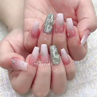 ネイル Queens テイのネイルデザイン