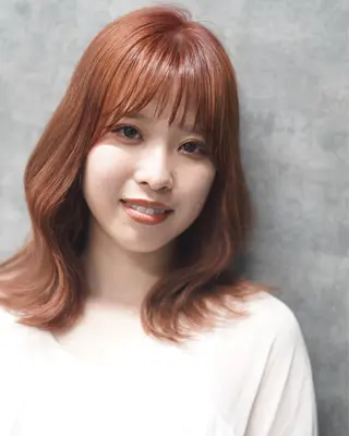 ロング yelm所属・🫒オリーブカラー ミディアムレイヤー✨のヘアスタイル