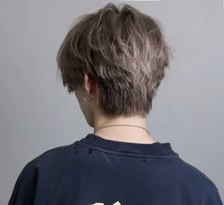 ショート aya / カットカラーのヘアスタイル