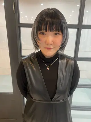 ショート カラー Neale. ユメのヘアスタイル