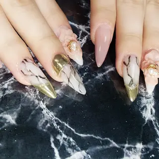 セミロング ネイル クロキ 。のネイルデザイン