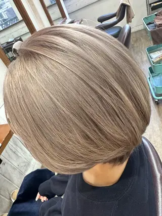 ショート カラー ブリーチ毛縮毛矯正 👑山口のヘアスタイル