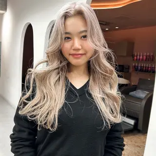 ロング カラー ダブルカラー,透け カラーHINARIのヘアスタイル