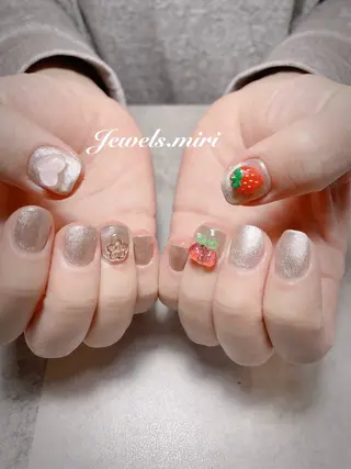 ネイル Jewels nail lily 白楽所属・ネイルサロン Jewels Mのネイルデザイン