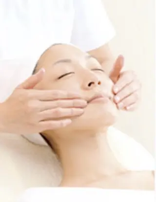 NARIS BUAUTY SALON デ・アイム 心斎橋所属・岩尻 彩香のエステ・リラクイメージ