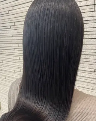 ロング K. SUZUKAのヘアスタイル