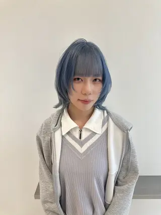 ミディアム カラー 🌼動き×透明感🩵 ハイトーン/ナナのヘアスタイル