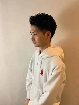ミディアム パーマ メンズ HIROGINZAプレミアムバーバー赤坂店所属・田中 千恩のヘアスタイル
