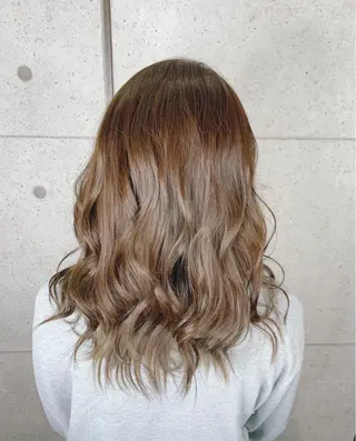 セミロング カラー 福森 みずきのヘアスタイル