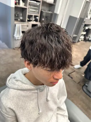 メンズ Noisyle 西本町店所属・メンズ特化美容師 ⭐️ヤマモトのヘアスタイル