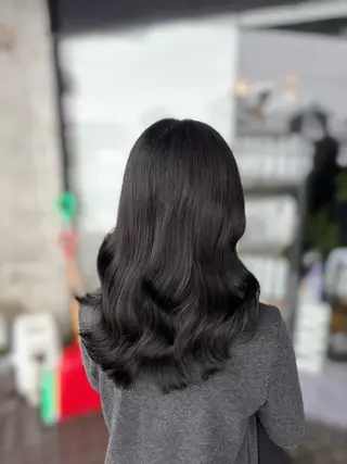 セミロング arika ninaのヘアスタイル