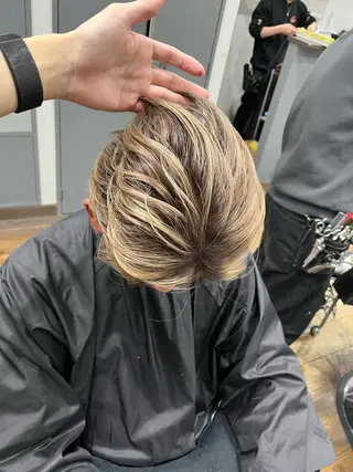 カラー メンズ バレイヤージュモデル 募集中宮本宗嵩のヘアスタイル