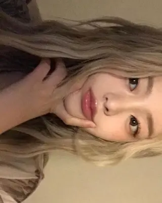 ロング 艶髪ハイトーンカラー 渋谷🎀ririkaのヘアスタイル