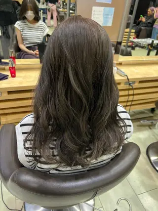 ミディアム 暖色ｶﾗｰ/ﾚｲﾔｰ ｶｯﾄ/Yunaのヘアスタイル