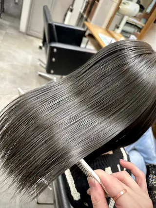 セミロング カラー 髪質改善特化サロン ICONIQ天神店のヘアスタイル