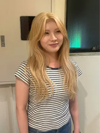 ロング カラー 🦮shiori アイドルオタク🦮のヘアスタイル