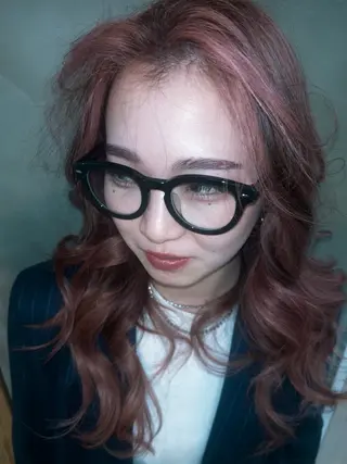 ロング freera所属・湯浅 美玖のヘアスタイル