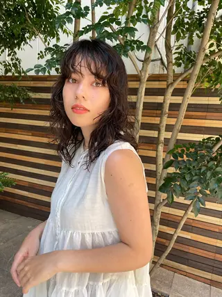 ミディアム パーマ 圧倒的透明感カラー ⭐️NAOKIのヘアスタイル