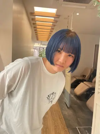 ミディアム カラー リカ/ハイトーン ・オリーブ🍀のヘアスタイル