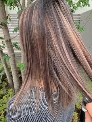 セミロング カラー 🌿nudeカラー/ レイヤー/藤原🌿のヘアスタイル