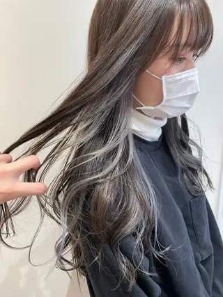 カラー ヘアーサロングラッド所属・三村 桜生のヘアスタイル