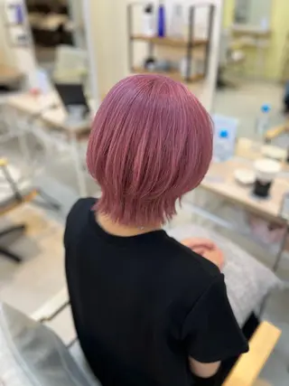 ショート カラー Lamp 柏 山口 か乃 ブリーチカラーのヘアスタイル