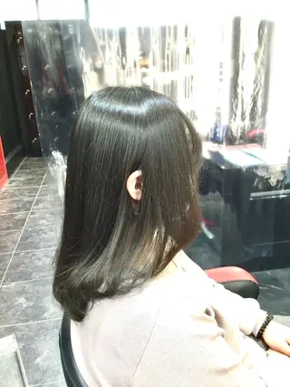 セミロング カラー Annon プライベートサロンのヘアスタイル