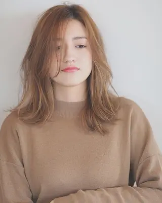 ミディアム セミロング カラー パーマ conne& ririのヘアスタイル