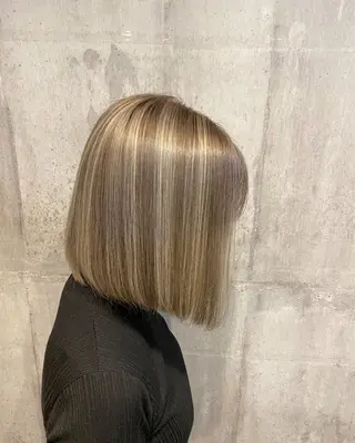 ショート Rlino所属・ﾊｲﾗｲﾄ/ﾚｲﾔｰ ｶｯﾄ/大嶽謙のヘアスタイル