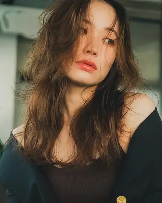 ミディアム 瀬原 千夏のヘアスタイル