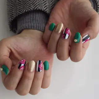 ミディアム ネイル Baku Nailsのネイルデザイン