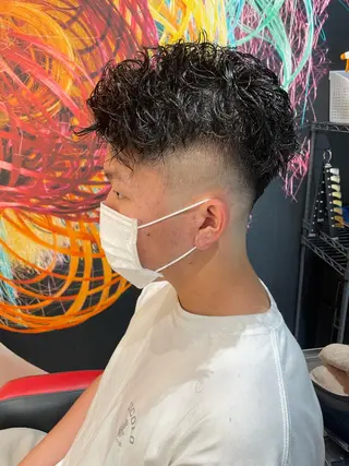 ショート パーマ メンズ メンズヘア特化 崎田 成人のヘアスタイル