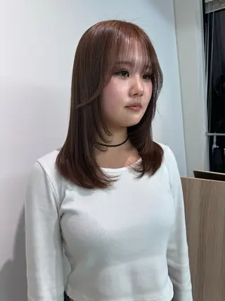 ミディアム 顔周りレイヤー /kokoro🦮のヘアスタイル