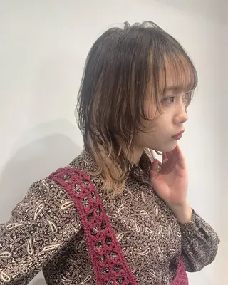 ミディアム ブリーチ/ウルフ ハッシュカット/石山のヘアスタイル