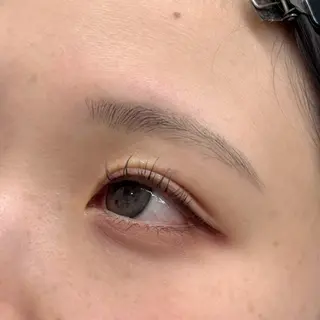 アイブロウ アイブロウ専門サロンエサージュ町田店所属・町田 桃香のマツエク・マツパデザイン