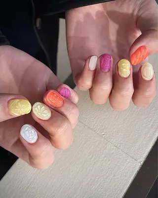 ショート m kaori𓃟のネイルデザイン