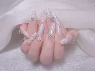 ネイル KARI ネイルサロンのネイルデザイン